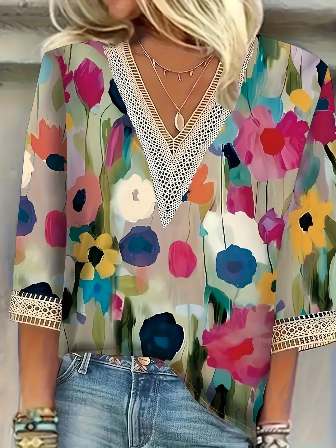 Nela | Elegante blouse met speelse print