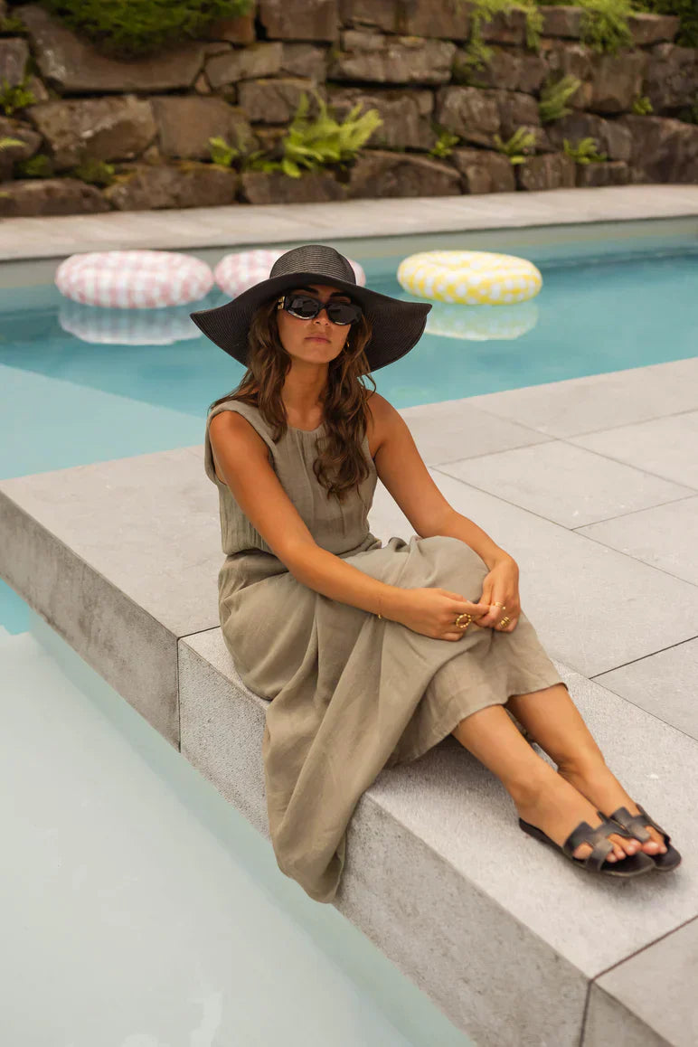 Sarah | Elegant zomerjurk in tijdloos kaki